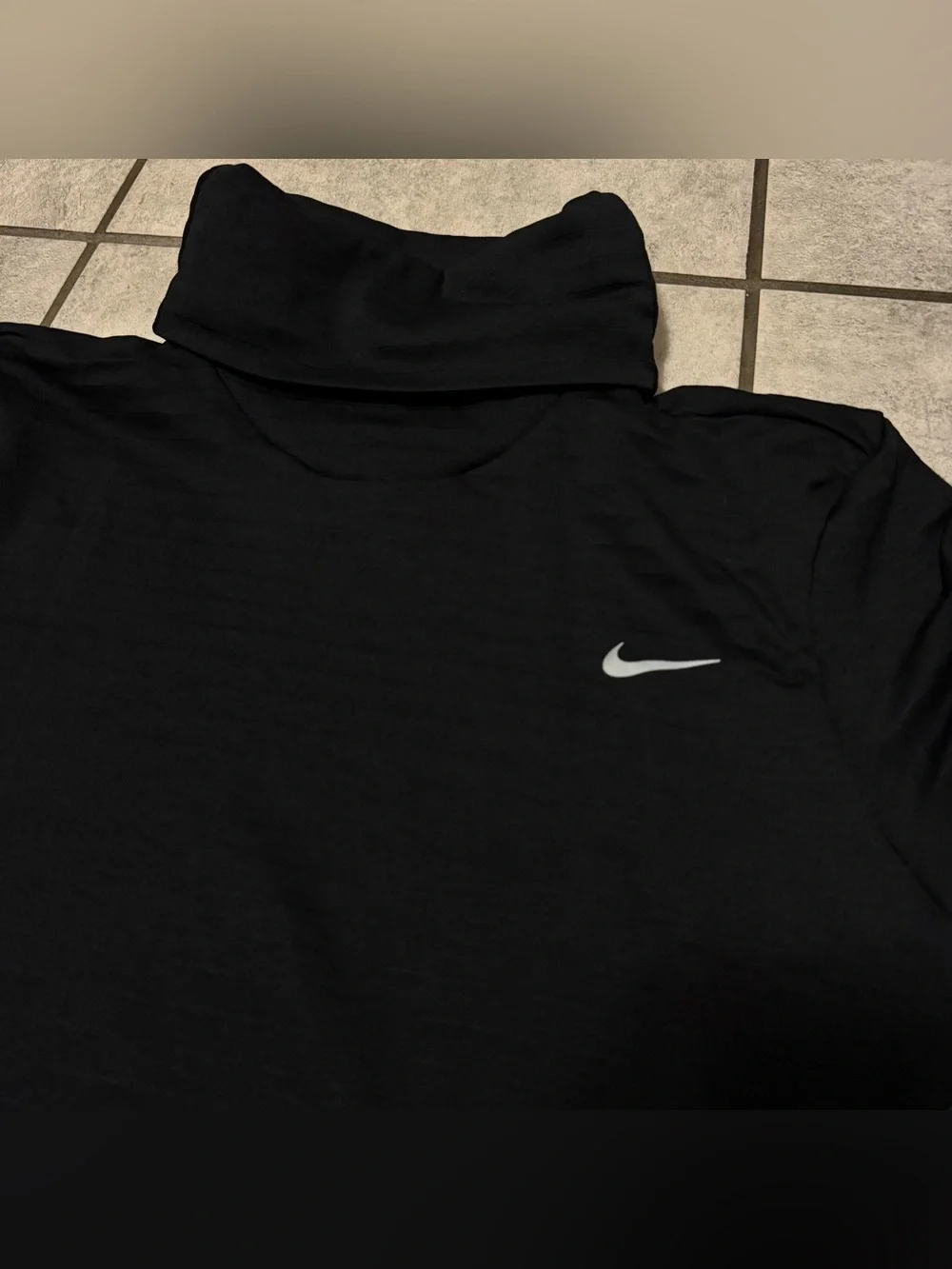 Nike Therma-FIT Women’s Swift Element Turtleneck Running Top Sizes ( S, L)